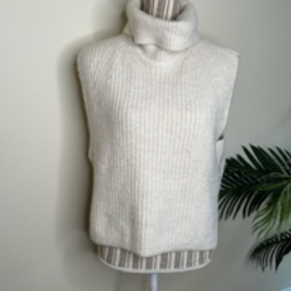 Kenneth Cole New York Faux Fur Sweater Vest Gray Women's Size XS